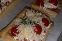 Горячие бутерброды на слоеном тесте