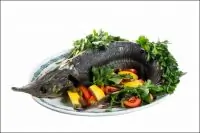 Запеченный осетр на бане из шампанского