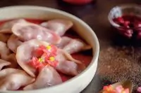 Вареники с вишней, сваренные в компоте