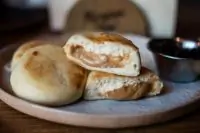 Сырники с топленым творогом и вареной сгущенкой