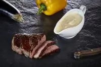 Соус из запеченного баклажана и перца для стейков
