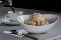 Мороженое с печеньем и шоколадом