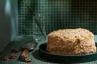 Торт с грецкими орехами и кокосовой стружкой