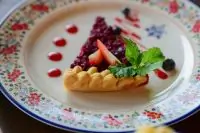 Дрожжевой пирог с брусникой