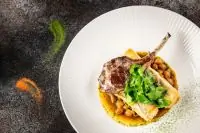 Мякоть баранины в хрустящем тесте фило