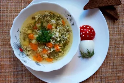 Пикантный щавелевый суп с яйцом