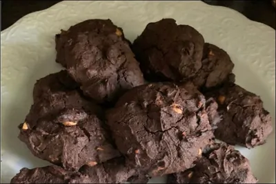 Черемуховое печенье с орешками и ликером