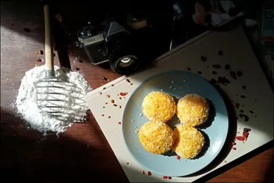 Творожные булочки с ягодной начинкой и кокосом