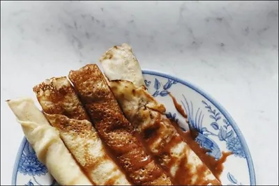 Блины с шоколадом и ликером