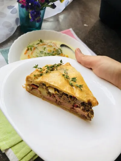 Острый мясной пирог