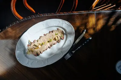 Вителло-тоннато со шпротами