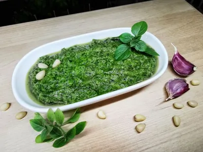 Итальянский соус песто с базиликом