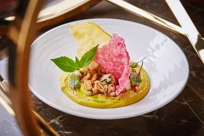 Хумус из батата с креветкой