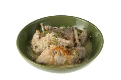 Кролик в сметане