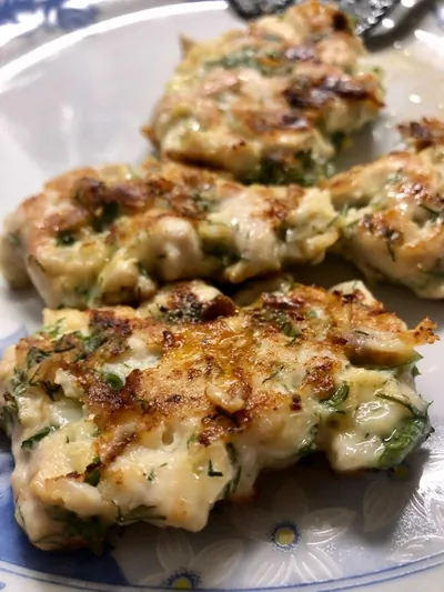 Куриные котлеты с сыром и зеленью