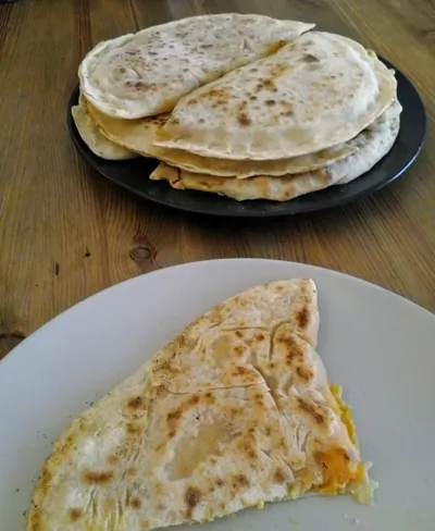 Кутабы с тыквой, сыром и панчеттой