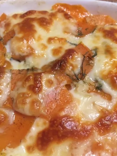 Запеканка с бататом и молочным соусом