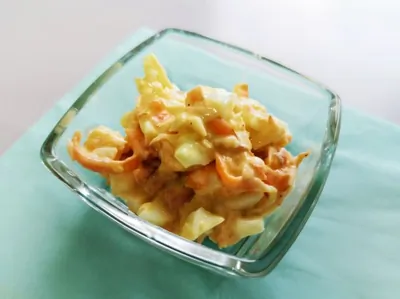 Морковный салат с сыром и яйцом