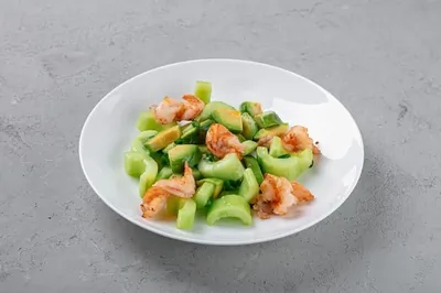 Салат «Бора-Бора» с тигровыми креветками