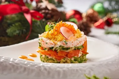 «Мимоза» с крабом и авокадо