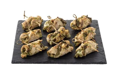 Куриные рулетики с моцареллой, шпинатом и вялеными помидорами