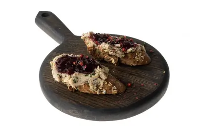 Брускетты с куриным риетом