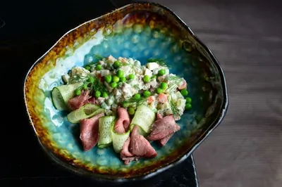 Оливье с ростбифом и свежими огурцами