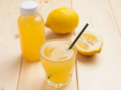 Лимонад с имбирем и розмарином