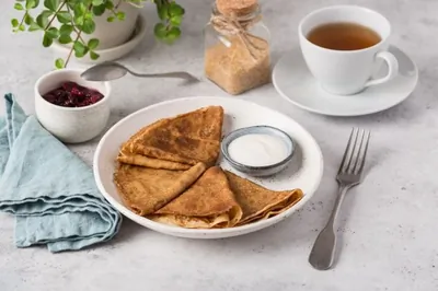 Блины с соусом «Ягодный компот»