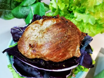 Сочное бедро индейки, запеченное в рукаве