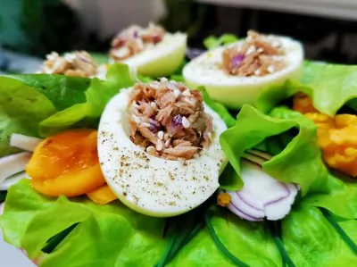 Яйца, фаршированные тунцом