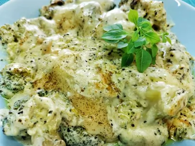 Брокколи с сыром и базиликом