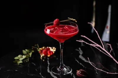 Коктейль «Личи с малиной — тини»