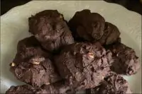 Черемуховое печенье с орешками и ликером