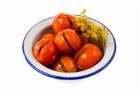 Помидоры на зиму с сюрпризом