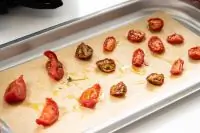 Вяленые помидоры с чесноком и тимьяном