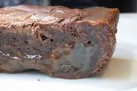 Брауни шоколадный с пеканом и ликером