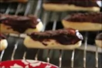 Эклеры с заварным кремом, политые шоколадом