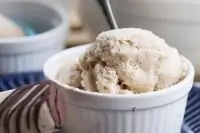 Банановый десерт с ликером