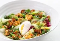 Лисички с цукини и спаржей