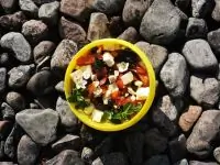 Салат из сухофруктов, феты и ягод