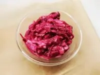 Свекольный салат с сыром