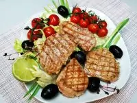 Жареный стейк из тунца