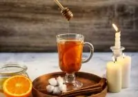 Чай с имбирем, цитрусом, медом и корицей