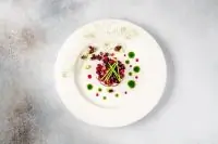 Салат из сельди со свеклой, сливочным сыром и хреном