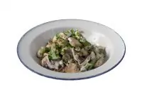 Салат с курицей и грибами