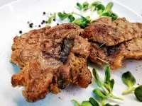 Мраморная говядина с розмарином