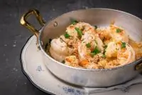 Чесночные креветки