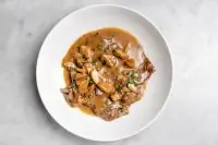 Говядина скалопини с белыми грибами