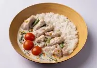 Зеленое карри с цыпленком